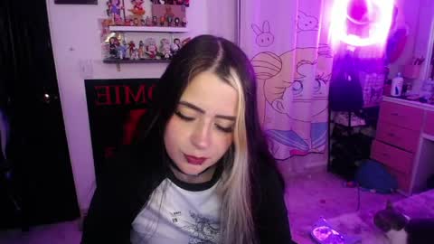 Snapshot of stephani_rousso chatting on May 2026 11:23:04 PM joha cosmo online show from May 2026 11:23:04 PM
