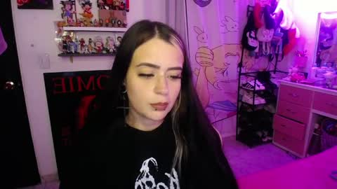 Snapshot of stephani_rousso chatting on May 2026 11:00:01 PM joha cosmo online show from May 2026 11:00:01 PM