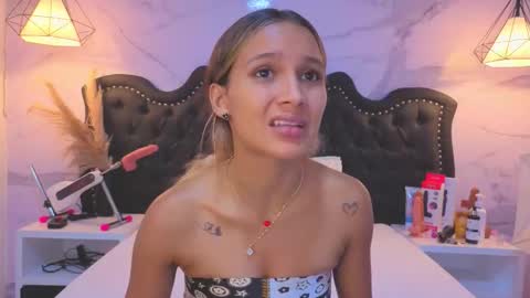 Snapshot of stephani_sweet chatting on May 2026 11:00:02 PM Stefff online show from May 2026 11:00:02 PM