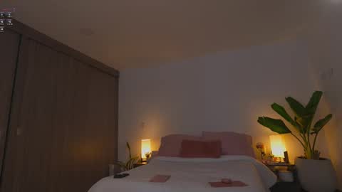 stephania_let online show from March 2026 02:33:02 PM