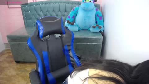 Stephania online show from February 2025 10:26:01 AM