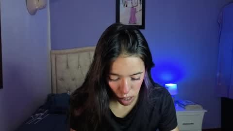 Stephania online show from April 2026 04:23:01 PM