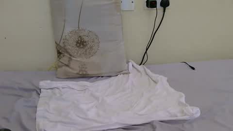 Lynne online show from October 2025 01:56:02 PM