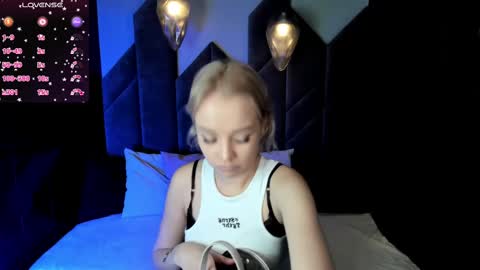 Snapshot of stephanie_sea chatting on February 2025 01:55:02 PM Stephanie Sea online show from February 2025 01:55:02 PM