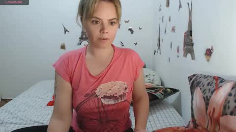 Stephanie   online show from November 2025 11:31:01 AM