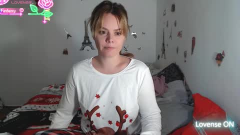 Stephanie   online show from December 2025 10:20:02 AM