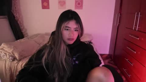 Stephanie  online show from November 2025 03:38:02 AM