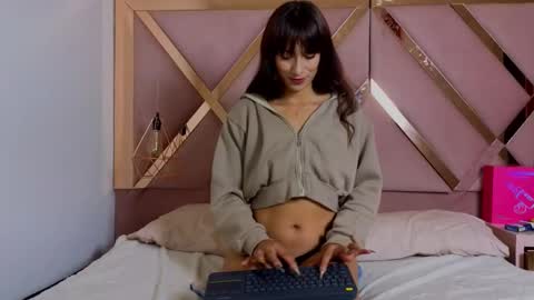 stephany_grand online show from February 2026 05:18:02 PM