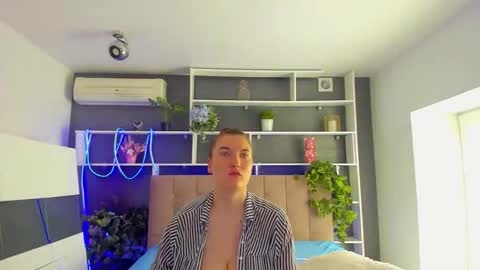 Stephie online show from February 2026 06:22:02 AM