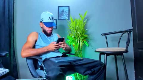 Snapshot of stev_velez chatting on November 2025 02:06:01 PM Steve online show from November 2025 02:06:01 PM