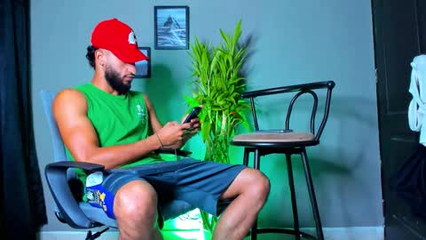 Snapshot of stev_velez chatting on November 2025 11:09:02 AM Steve online show from November 2025 11:09:02 AM