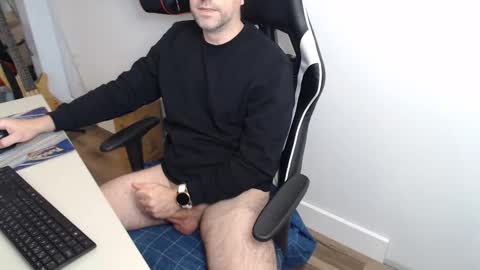 Snapshot of steve_oo8 chatting on January 2025 05:15:02 PM steve_oo8 online show from January 2025 05:15:02 PM