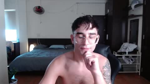 Snapshot of steveoceanbeanhuge chatting on May 2026 03:12:02 AM Alex online show from May 2026 03:12:02 AM