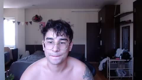 Snapshot of steveoceanbeanhuge chatting on June 2026 03:27:02 AM Alex online show from June 2026 03:27:02 AM