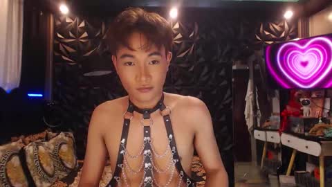 Snapshot of stevetwinktop chatting on November 2025 10:23:02 PM STEVE online show from November 2025 10:23:02 PM