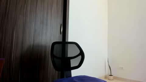 stiven_trainer online show from April 2026 02:37:01 PM