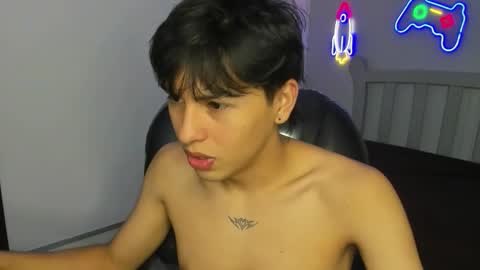 Snapshot of stiwentwink chatting on October 2025 03:18:01 PM Stiwen online show from October 2025 03:18:01 PM
