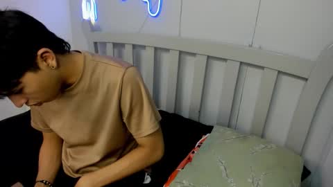 Stiwen online show from November 2025 02:41:02 PM