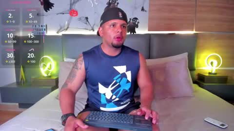 Stone Lee  online show from November 2025 09:08:01 AM