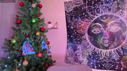 Liz online show from December 2025 10:17:02 PM