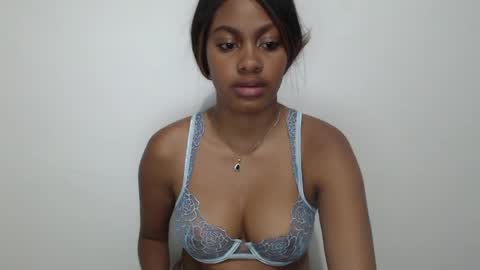 stormihills_ online show from April 2026 01:23:02 AM
