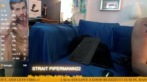 straitpipermann22 online show from December 2025 07:53:02 PM