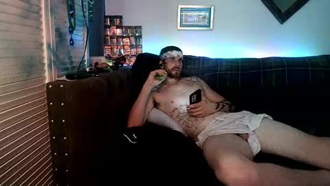 straitpipermann22 online show from April 2026 10:18:01 PM