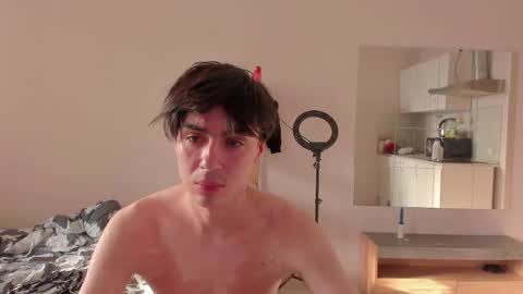 Snapshot of stralght_twinks chatting on June 2026 04:12:01 PM Ray online show from June 2026 04:12:01 PM