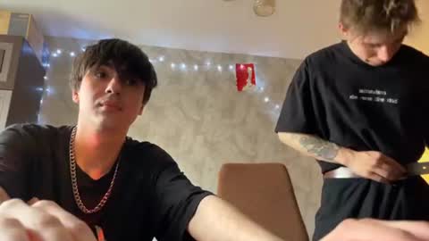 Snapshot of stralght_twinks chatting on June 2026 09:56:01 AM Ray online show from June 2026 09:56:01 AM
