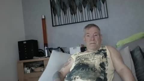 Snapshot of stranger1966 chatting on May 2026 06:09:01 AM Stranger online show from May 2026 06:09:01 AM