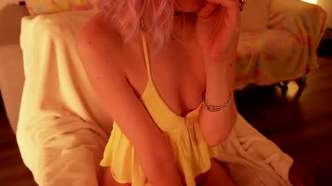 Strawberry Emma online show from July 2026 11:46:02 PM