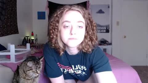 Strawberrylotsacake online show from April 2026 02:58:01 PM