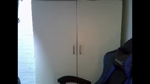 strawberrywine07 online show from March 2025 04:35:02 AM