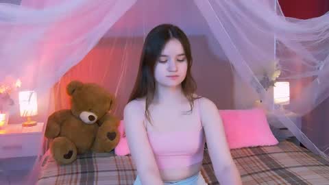 Snapshot of strawbunnybite chatting on June 2026 02:43:02 PM Bunny online show from June 2026 02:43:02 PM