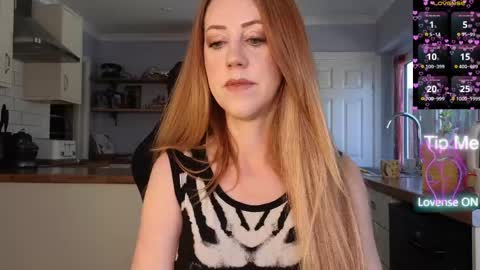 Snapshot of stripmequick chatting on April 2026 09:29:02 AM Amorina online show from April 2026 09:29:02 AM