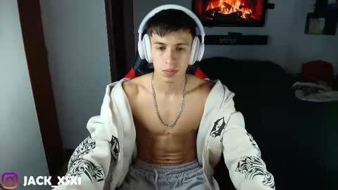 Snapshot of strong_jackxxx chatting on February 2026 04:05:02 AM Daddy Jack online show from February 2026 04:05:02 AM