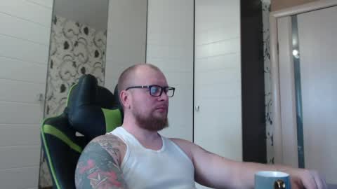 Snapshot of strongass18 chatting on April 2026 08:53:02 AM Alex online show from April 2026 08:53:02 AM