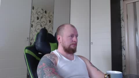 Snapshot of strongass18 chatting on April 2026 09:08:01 AM Alex online show from April 2026 09:08:01 AM