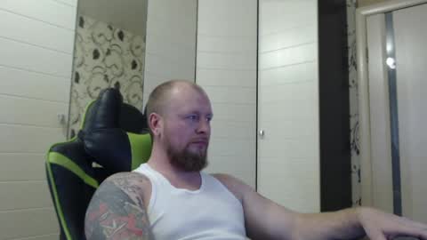 Snapshot of strongass18 chatting on April 2026 12:40:02 PM Alex online show from April 2026 12:40:02 PM