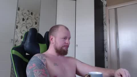 Snapshot of strongass18 chatting on April 2026 09:04:01 AM Alex online show from April 2026 09:04:01 AM
