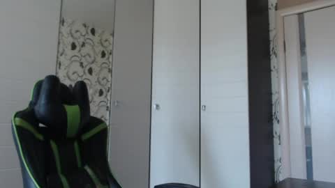 Snapshot of strongass18 chatting on May 2026 09:47:02 AM Alex online show from May 2026 09:47:02 AM