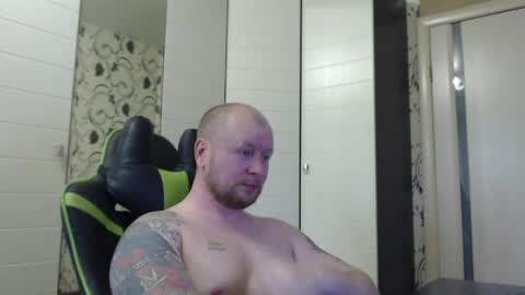 Snapshot of strongass18 chatting on May 2026 09:17:01 AM Alex online show from May 2026 09:17:01 AM