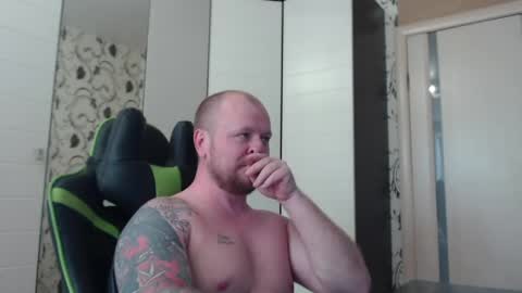 Snapshot of strongass18 chatting on May 2026 11:28:02 AM Alex online show from May 2026 11:28:02 AM
