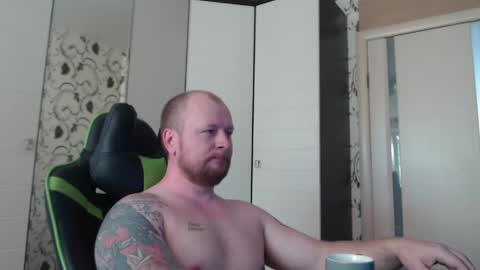 Snapshot of strongass18 chatting on May 2026 08:52:01 AM Alex online show from May 2026 08:52:01 AM