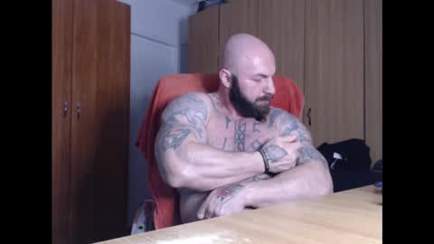 Snapshot of strongivan chatting on February 2025 07:07:01 PM StrongIvan online show from February 2025 07:07:01 PM