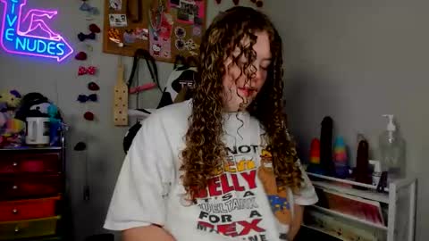 Strwbby online show from April 2026 06:06:01 AM