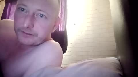 stu_art83 online show from April 2026 06:31:01 AM