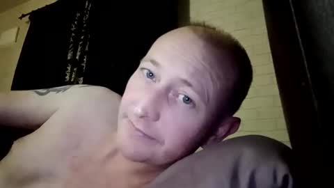 Snapshot of stu_art83 chatting on May 2026 12:38:01 AM stu_art83 online show from May 2026 12:38:01 AM
