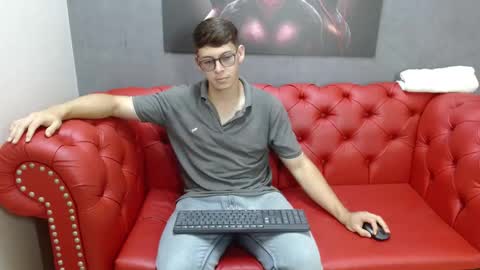 stuart_white online show from September 2025 08:02:01 PM