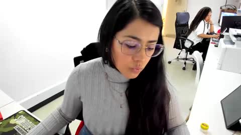 studcb_ online show from January 2025 07:51:01 PM